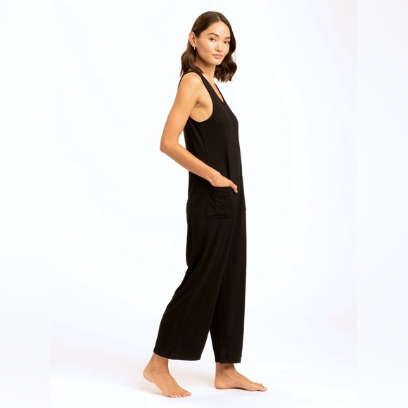 Threads 4 Thought V Neck Rainey Patch Pocket Jumpsuit in Black, Size Small - Picture 3 of 14